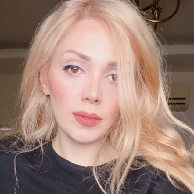 نیلوفر مشیری