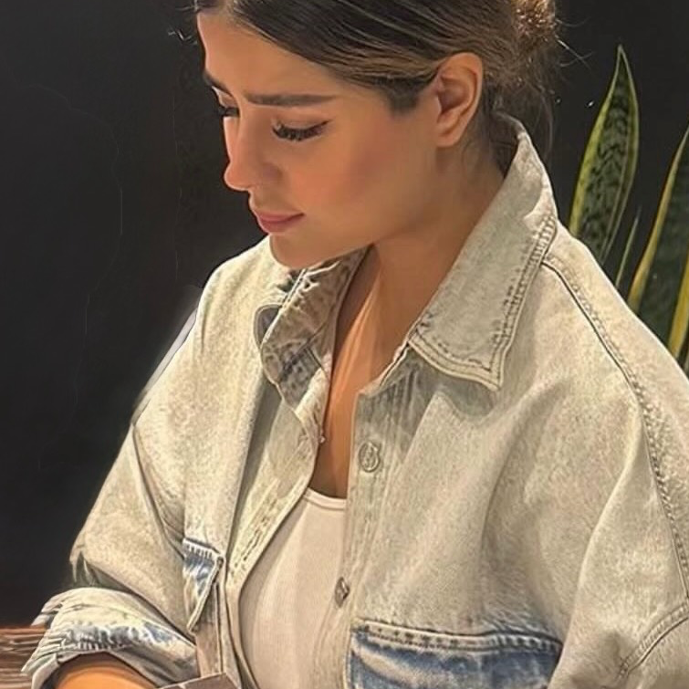 ادرینا زمانی