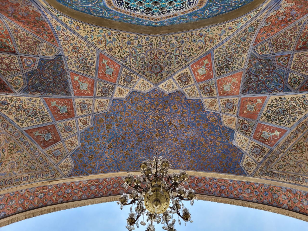 https://app.punto.ir/storage/attachments/project/01JRA5EBBJMC3C3Z12P63TMAHG1744097979.jpg